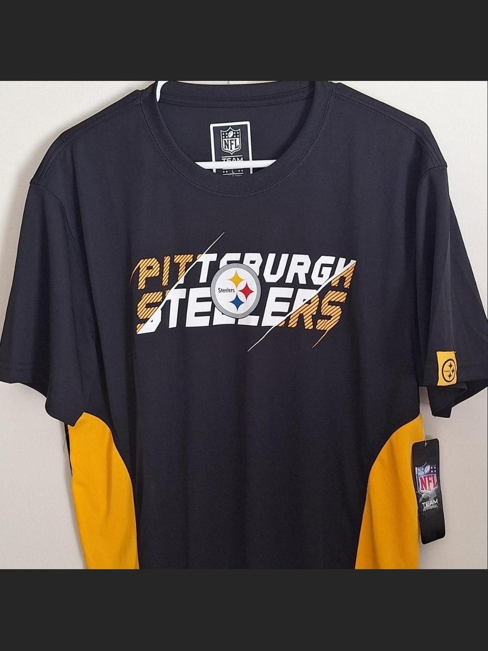 NWT, NFL Pittsburgh Steelers Black & Gold Graphic Tee